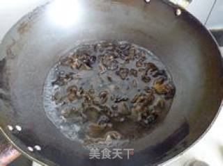 爽脆可口的凉拌黑木耳的做法步骤：2