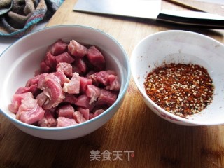 麻辣牙签牛肉的做法步骤：1