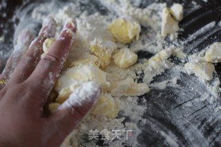 老婆饼的做法步骤：8