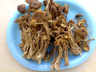 茶树菇鸡汤的做法步骤：2