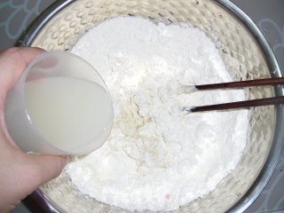 花样可可双色馒头的做法步骤：1