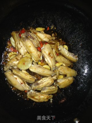 蒜苔香辣鸡翅的做法步骤：5