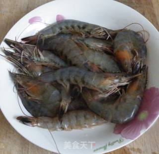 家庭版红焖大虾的做法步骤：1