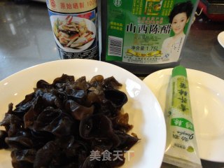 爽口木耳的做法步骤：1