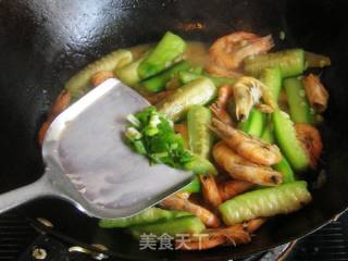 丝瓜干煸杂虾的做法步骤：9