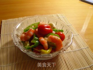 中西合璧的夏日懒人菜——大虾沙律的做法步骤：3