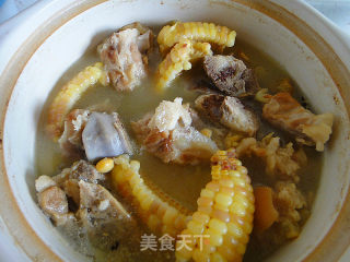 黄豆玉米炖蹄髈的做法步骤：6