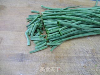 麻油豇豆的做法步骤：1