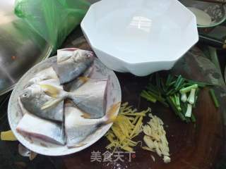 鲜海仓鱼汤的做法步骤：2