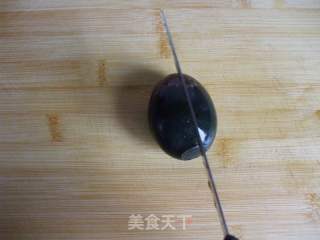 夏季爽口下饭菜——榨菜皮蛋拌豆腐的做法步骤：4