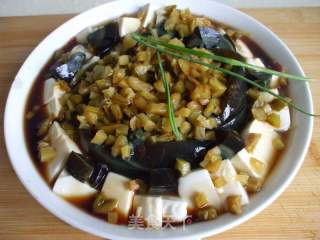 夏季爽口下饭菜——榨菜皮蛋拌豆腐的做法步骤：9