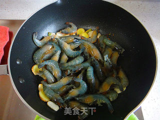 啤酒焖大虾的做法步骤：5