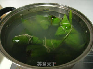 鱼子粽----几块钱即可吃上高贵的“鲟鱼子”的做法步骤：8