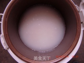 腊肠煲仔饭的做法步骤：2