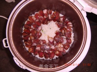 腊肠煲仔饭的做法步骤：11