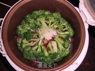 腊肠煲仔饭的做法步骤：12