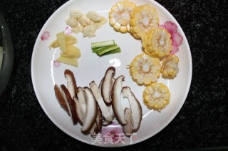 砂锅冬瓜排骨鸡肉汤的做法步骤：3