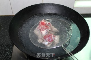 砂锅冬瓜排骨鸡肉汤的做法步骤：4