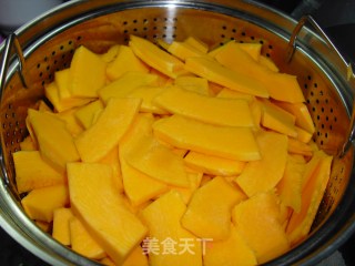 南瓜糯米饼的做法步骤：1