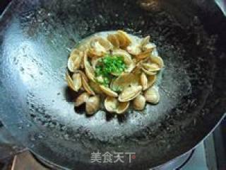 满口的浓郁酱汁-----咖喱酱花蛤的做法步骤：8