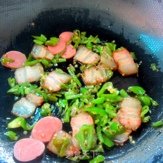 盖烧饭------微波炉加热美食的做法步骤：6