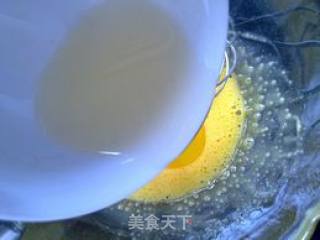 戚风蛋糕卷的做法步骤：3