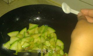 海米西葫芦炒鸡蛋的做法步骤：10