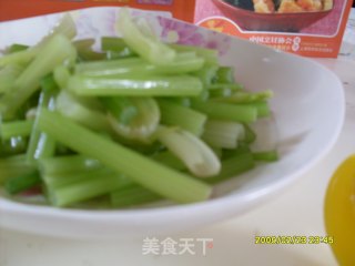 家常菜一号——凉拌芹菜的做法步骤：6