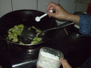 外婆做的丝瓜炒木耳的做法步骤：5
