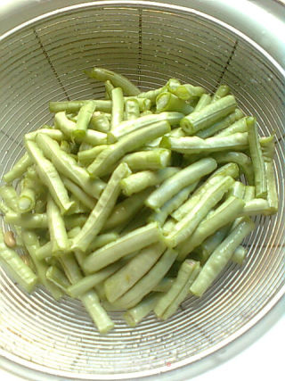 炒豇豆的做法步骤：2