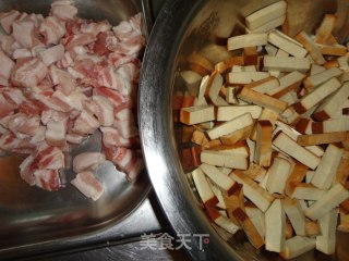 熏干烧肉的做法步骤：1