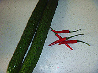 【夏季凉拌菜系列之素食篇】——糖醋黄瓜的做法步骤：1