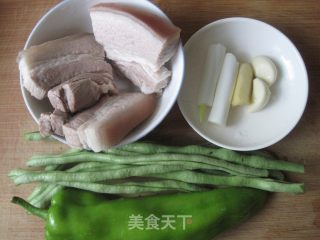 四季豆炒熟肉丁的做法步骤：1