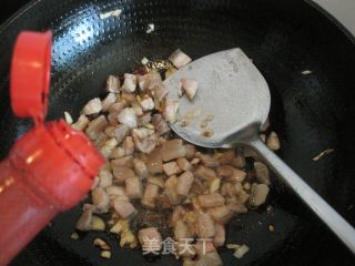 四季豆炒熟肉丁的做法步骤：6