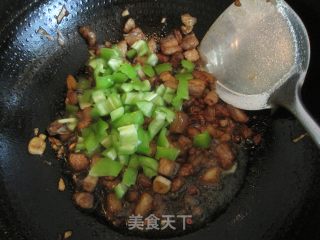 四季豆炒熟肉丁的做法步骤：7
