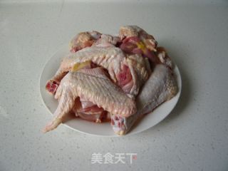 主妇独家秘制台湾经典美味--台式三杯鸡的做法步骤：4