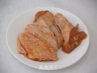 香辣炸鸡翅（家庭版）的做法步骤：1