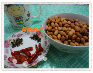 仿制黄飞红麻辣花生！-----美味看得见！的做法步骤：1