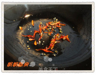 仿制黄飞红麻辣花生！-----美味看得见！的做法步骤：10