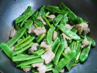 营养美味一锅出——扁豆焖面的做法步骤：5