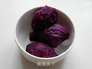 紫薯绿茶双色馒头的做法步骤：1