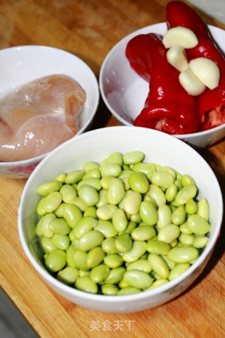家常小炒之青豆鸡丁的做法步骤：1