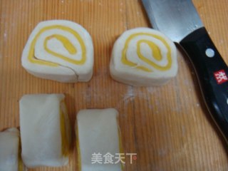 奶黄卷的做法步骤：14