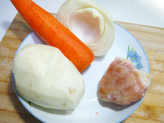 咖哩鸡肉的做法步骤：1