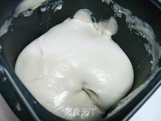 豆沙辫子包的做法步骤：1