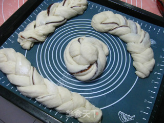 豆沙辫子包的做法步骤：7