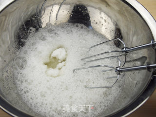 彩绘草莓戚风蛋糕卷的做法步骤：12