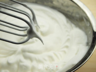 彩绘草莓戚风蛋糕卷的做法步骤：15