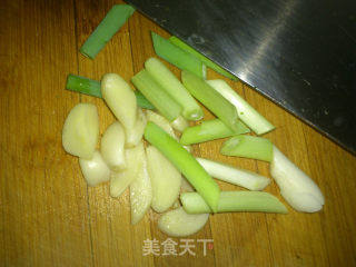 青笋炒腊肉的做法步骤：4