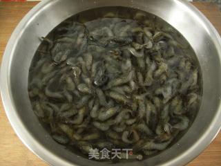 酥炸小河虾的做法步骤：1